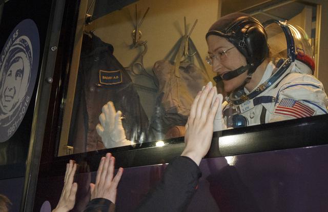 NASA image: Expedition 59 Preflight