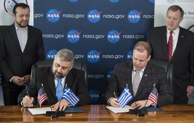 NASA image: Space Symposium - Joint Signing Agreement with HSA