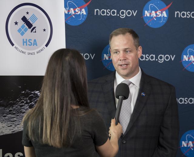 NASA image: Space Symposium - Joint Signing Agreement with HSA
