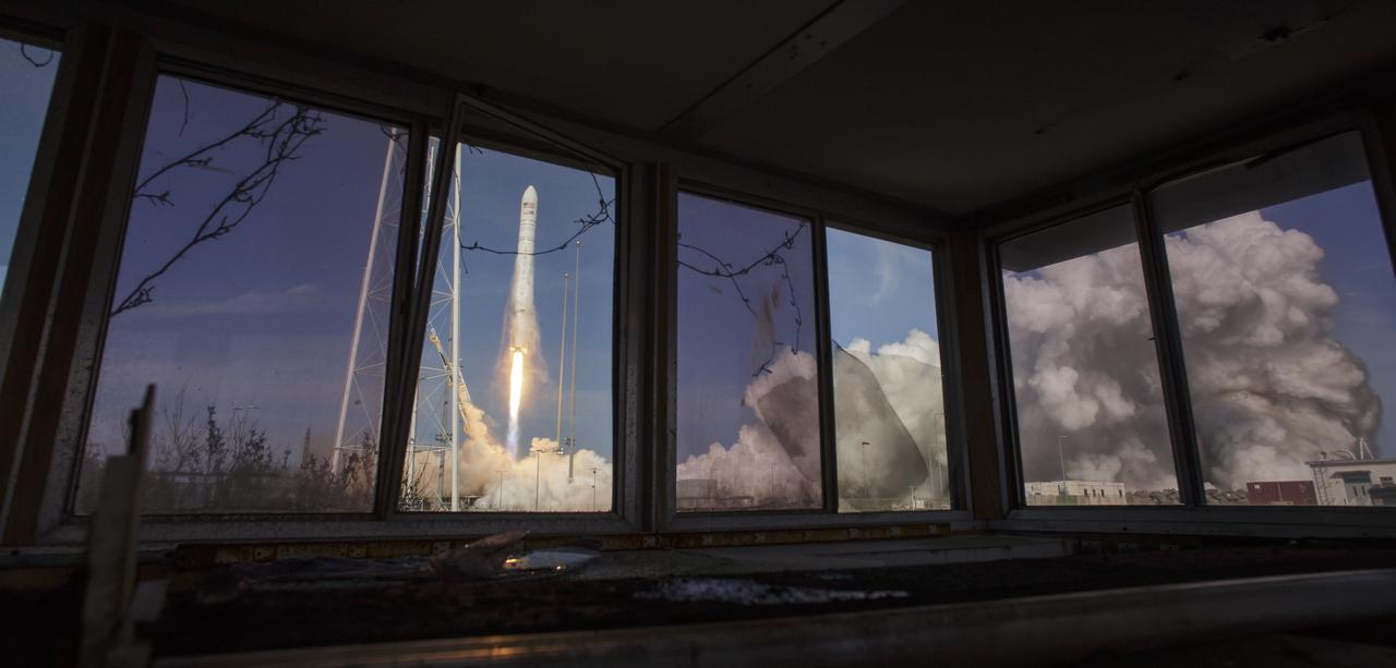 The Northrop Grumman Antares rocket, with Cygnus resupply spacecraft onboard, launches from Pad-0A, Wednesday, April 17, 2019 at NASA's Wallops Flight Facility in Virginia. Northrop Grumman's 11th contracted cargo resupply mission for NASA to the International Space Station will deliver about 7,600 pounds of science and research, crew supplies and vehicle hardware to the orbital laboratory and its crew. Photo Credit: (NASA/Bill Ingalls)