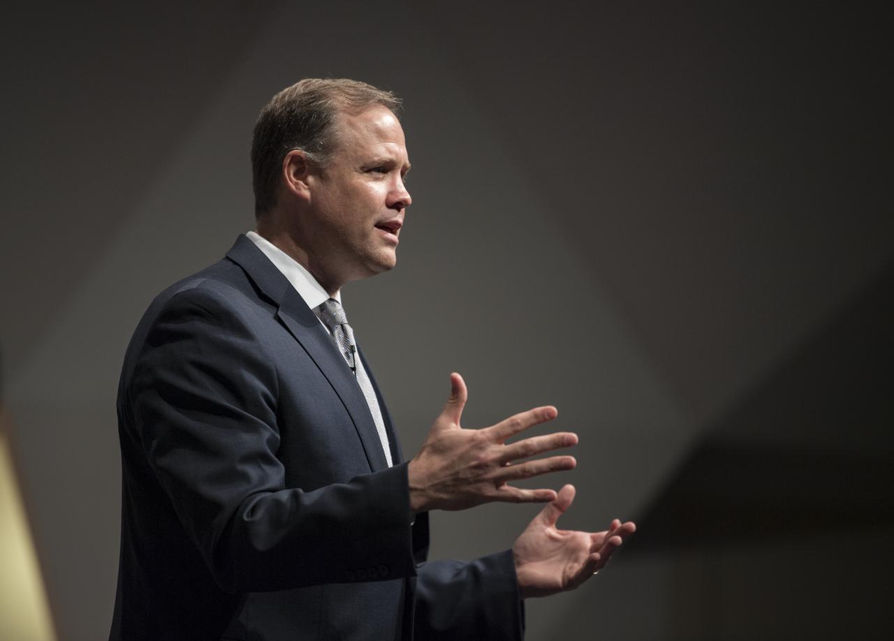 NASA Administrator Jim Bridenstine gives keynote remarks at the Humans to Mars Summit, Tuesday, May 14, 2019, at the National Academy of Sciences in Washington. Photo credit: (NASA/Aubrey Gemignani)