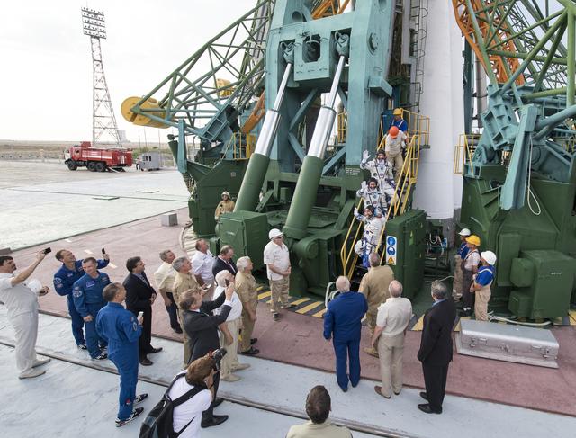 NASA image: Expedition 60 Preflight