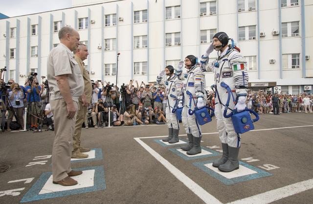 Expedition 60 Preflight