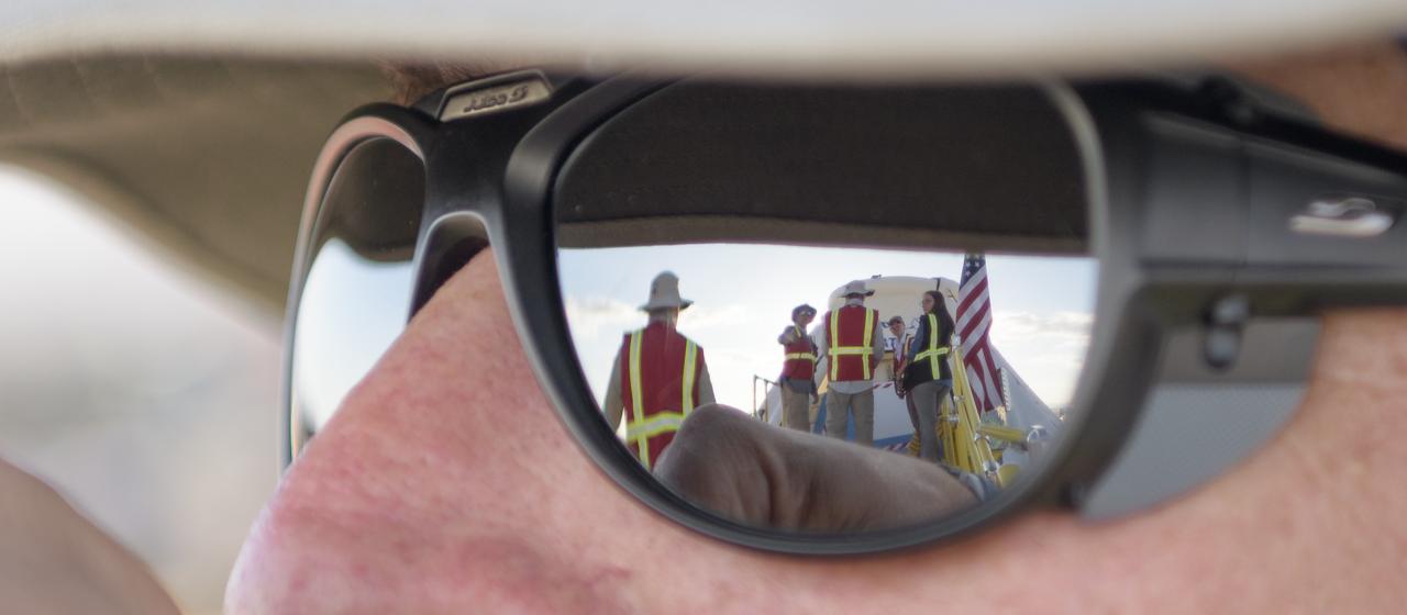 Teams from NASA, Boeing and the White Sands Missile Range, rehearse landing and crew extraction from Boeing’s CST-100 Starliner, which will be used to carry humans to the International Space Station, on Wednesday, Sept. 11, 2019 at the White Sands Missile Range outside Las Cruces, New Mexico. Using a convoy of vehicles Boeing uses to recover their spacecraft after landing and a boiler plate test article of the Starliner capsule, the teams worked through the steps necessary to safe the vehicle and get future crew members out of the Starliner to return home. NASA astronauts Mike Fincke and Nicole Mann and Boeing astronaut Chris Ferguson will fly to the space station aboard the Starliner for the Boeing Crew Flight Test mission. Photo Credit: (NASA/Bill Ingalls)