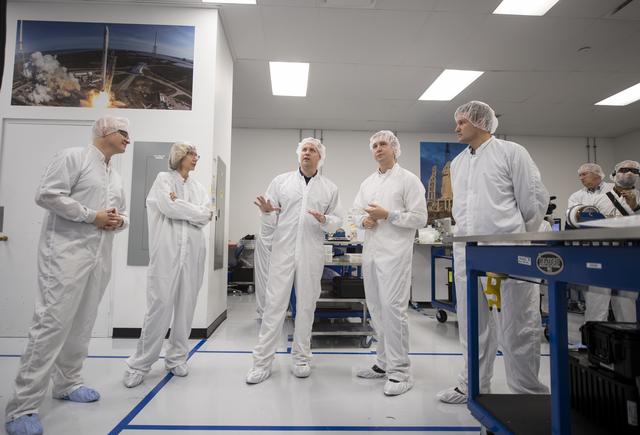 NASA image: NASA Administrator Visits SpaceX HQ