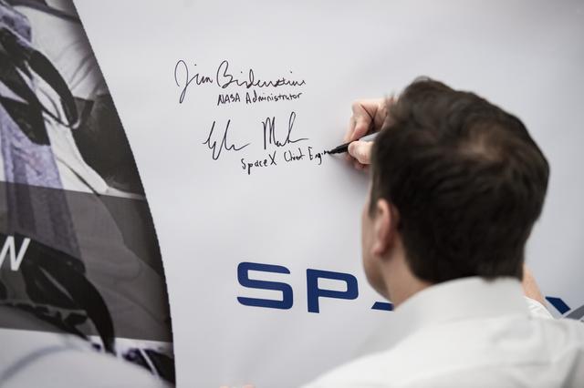 NASA Administrator Visits SpaceX HQ