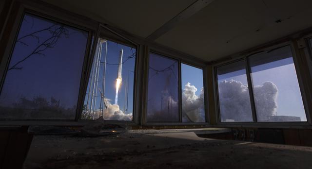 NASA image: Northrop Grumman Antares CRS-12 Launch