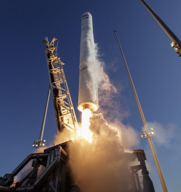 NASA image: Northrop Grumman Antares CRS-12 Launch