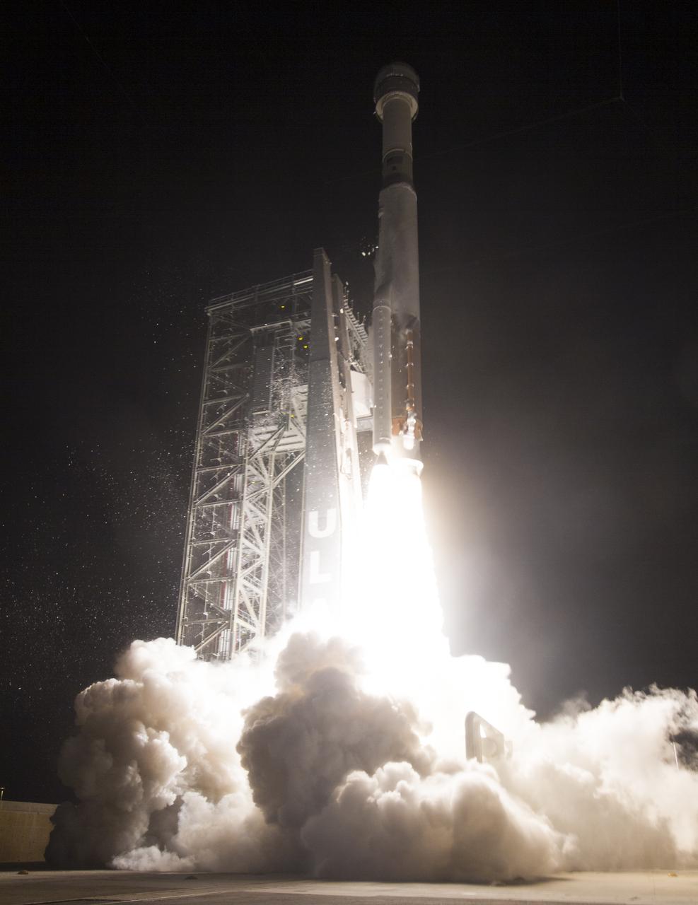 A United Launch Alliance Atlas V rocket with Boeing’s CST-100 Starliner spacecraft launches from Space Launch Complex 41, Friday, Dec. 20, 2019, at Cape Canaveral Air Force Station in Florida. After a successful launch at 6:36 a.m. EST, Boeing’s CST-100 Starliner is in an unplanned, but stable orbit. The team is assessing what test objectives can be achieved before the spacecraft’s return to land in White Sands, New Mexico. Photo Credit: (NASA/Joel Kowsky)