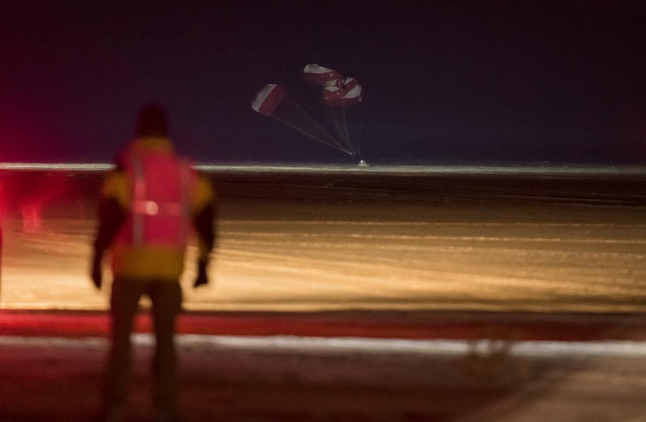 The Boeing CST-100 Starliner spacecraft lands in White Sands, New Mexico, Sunday, Dec. 22, 2019. The landing completes an abbreviated Orbital Flight Test for the company that still meets several mission objectives for NASA’s Commercial Crew program. The Starliner spacecraft launched on a United Launch Alliance Atlas V rocket at 6:36 a.m. Friday, Dec. 20 from Space Launch Complex 41 at Cape Canaveral Air Force Station in Florida. Photo Credit: (NASA/Aubrey Gemignani)