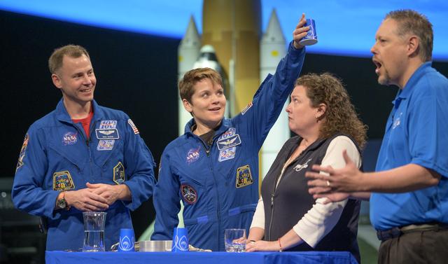 NASA image: Astronauts McClain and Hague at NASM