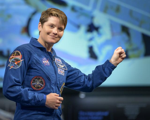 NASA image: Astronauts McClain and Hague at NASM