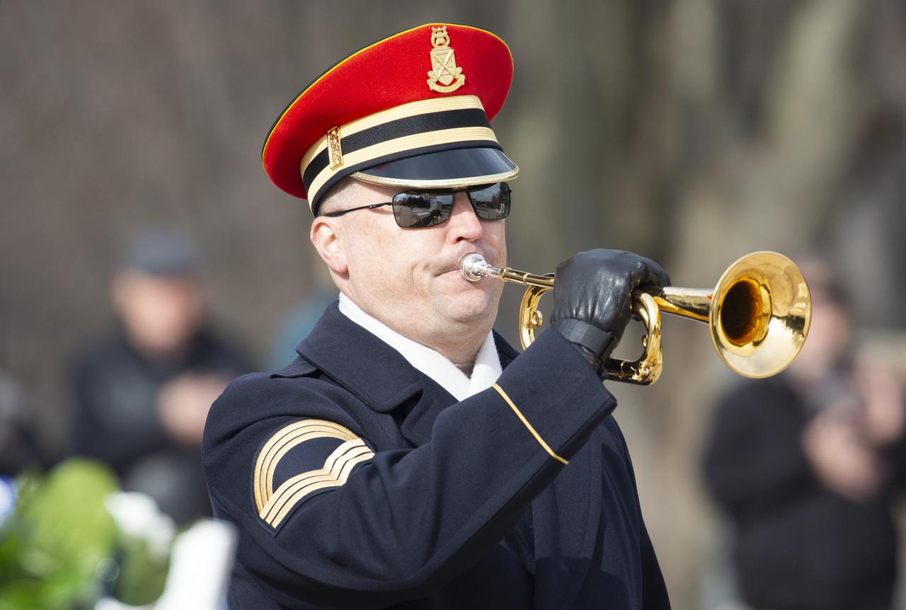 Taps is played by a member of The Old Guard after NASA Deputy Administrator Jim Morhard laid a wreath at the Tomb of the Unknowns as part of NASA’s Day of Remembrance, Thursday, Jan. 30, 2020, at Arlington National Cemetery in Arlington, Va. The wreaths were laid in memory of those men and women who lost their lives in the quest for space exploration.  Photo Credit: (NASA/Joel Kowsky)