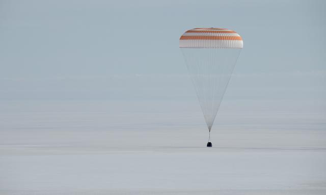NASA image: Expedition 61 Soyuz Landing