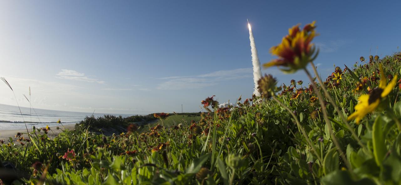 A United Launch Alliance Atlas V rocket with NASA’s Mars 2020 Perseverance rover onboard launches from Space Launch Complex 41, Thursday, July 30, 2020, at Cape Canaveral Air Force Station in Florida. The Perseverance rover is part of NASA’s Mars Exploration Program, a long-term effort of robotic exploration of the Red Planet. Photo Credit: (NASA/Joel Kowsky)