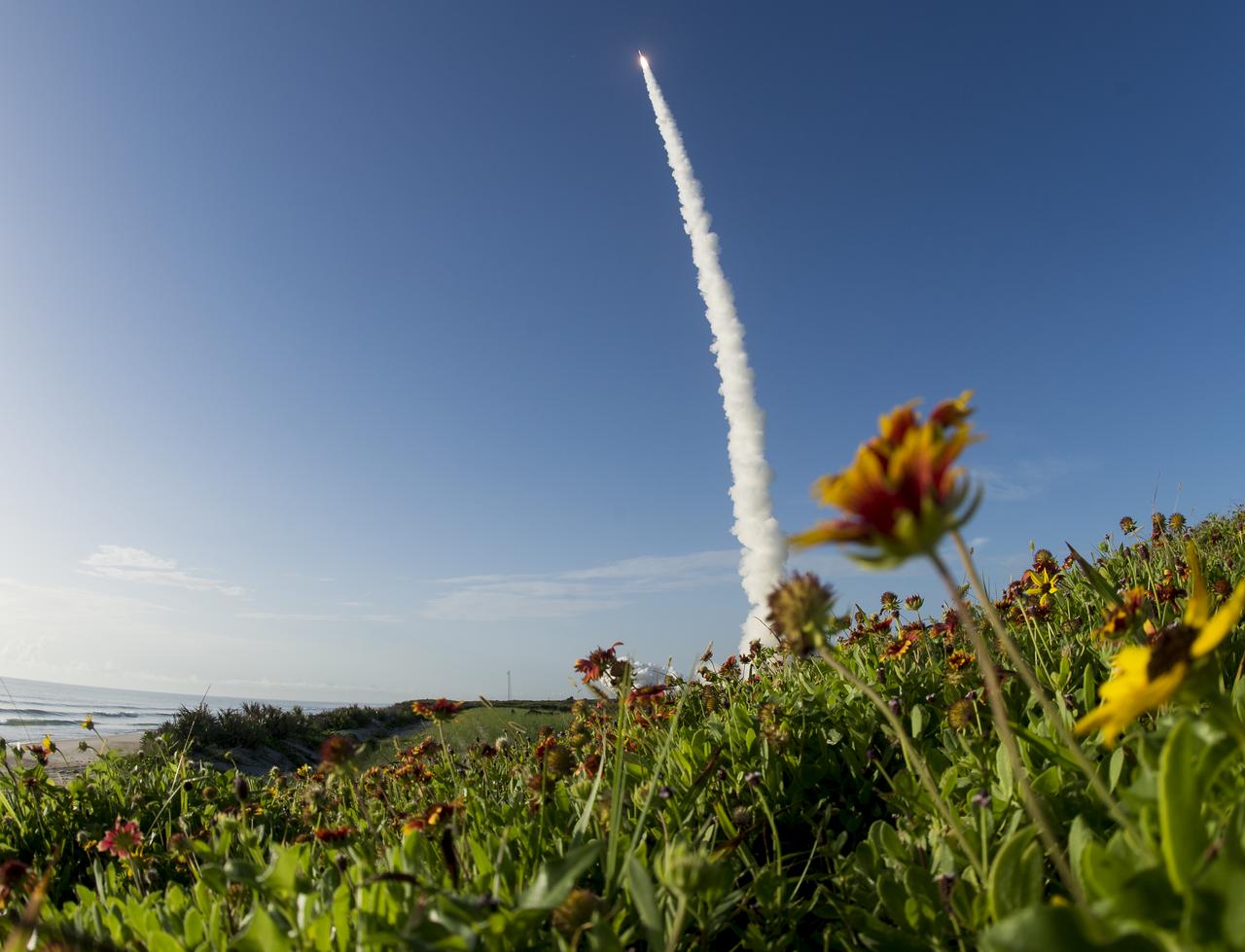 A United Launch Alliance Atlas V rocket with NASA’s Mars 2020 Perseverance rover onboard launches from Space Launch Complex 41, Thursday, July 30, 2020, at Cape Canaveral Air Force Station in Florida. The Perseverance rover is part of NASA’s Mars Exploration Program, a long-term effort of robotic exploration of the Red Planet. Photo Credit: (NASA/Joel Kowsky)