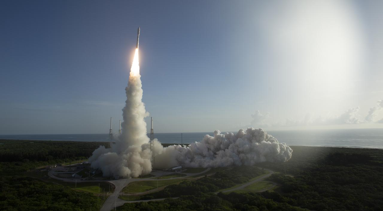 A United Launch Alliance Atlas V rocket with NASA’s Mars 2020 Perseverance rover onboard launches from Space Launch Complex 41, Thursday, July 30, 2020, at Cape Canaveral Air Force Station in Florida. The Perseverance rover is part of NASA’s Mars Exploration Program, a long-term effort of robotic exploration of the Red Planet. Photo Credit: (NASA/Joel Kowsky)