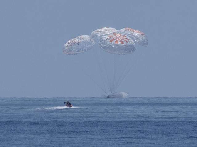NASA image: SpaceX Demo-2 Landing