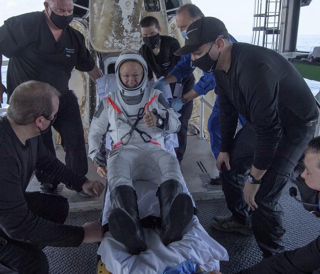 NASA image: SpaceX Demo-2 Landing