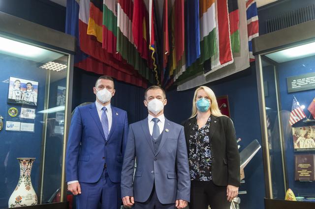 NASA image: Expedition 64 Crew Press Conference