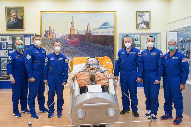 NASA image: Expedition 64 Preflight