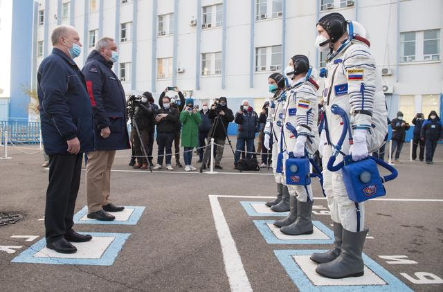 NASA image: Expedition 64 Preflight