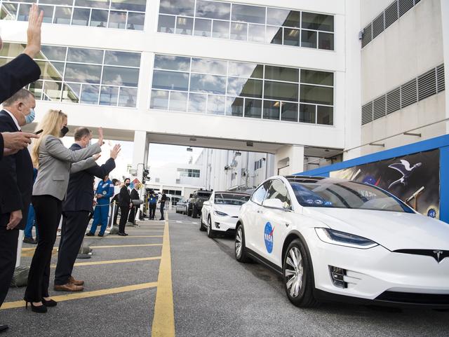 NASA image: SpaceX Crew-1 Crew Walkout