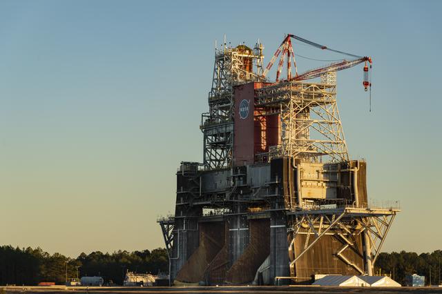 NASA image: Hot Fire Test of SLS Rocket Core Stage