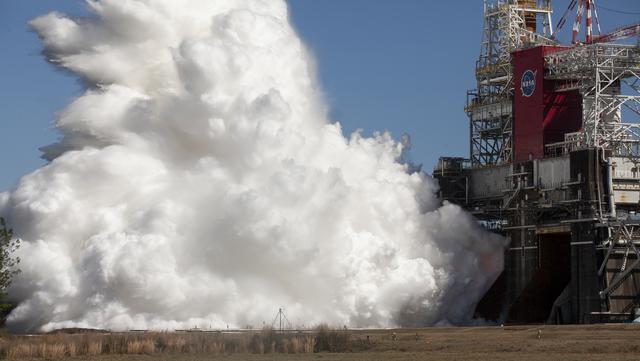 NASA image: Second Hot Fire Test of SLS Rocket Core Stage