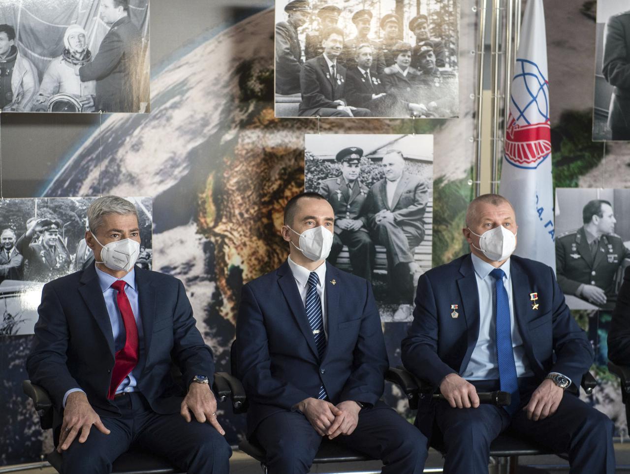 From left to right, Expedition 65 prime crew members, NASA astronaut Mark Vande Hei, Russian cosmonaut Pyotr Dubrov of Roscosmos, and Russian cosmonaut Oleg Novitskiy of Roscosmos, are seen during a press conference prior to their launch from Baikonur Cosmodrome, Wednesday, March 24, 2021 at the Gagarin Cosmonaut Training Center (GCTC) in Star City, Russia. Photo Credit: (NASA/GCTC/Andrey Shelepin)