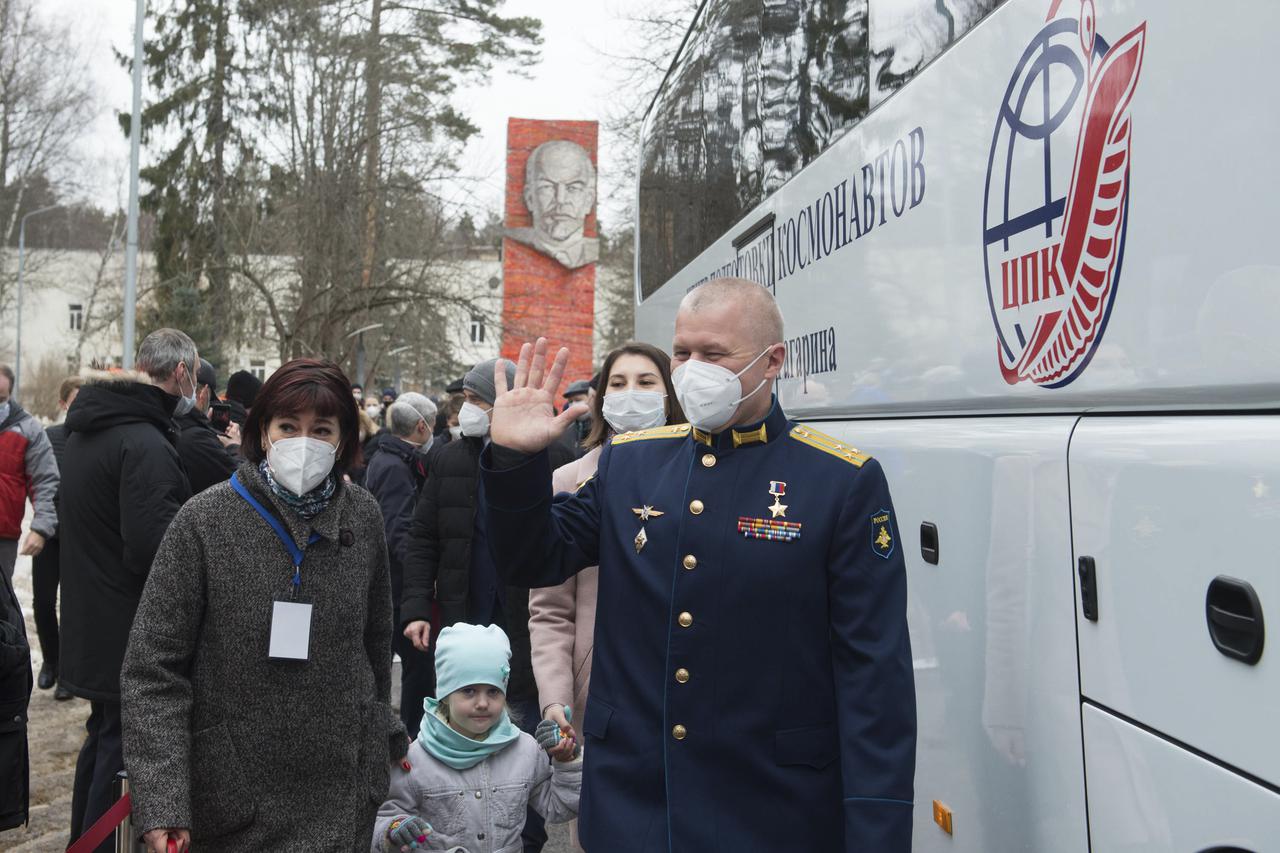 Expedition 65 prime crew member, Russian cosmonaut Oleg Novitskiy of Roscosmos, waves goodbye during an official farewell ceremony prior to his departure to Baikonur for launch from the Baikonur Cosmodrome, Friday, March 26, 2021 at the Gagarin Cosmonaut Training Center (GCTC) in Star City, Russia. Photo Credit: (NASA/GCTC/Andrey Shelepin)