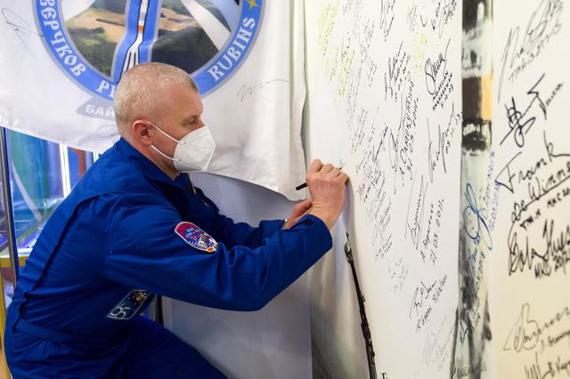 NASA image: Expedition 65 Preflight