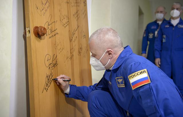 Expedition 65 Preflight