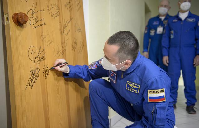 Expedition 65 Preflight