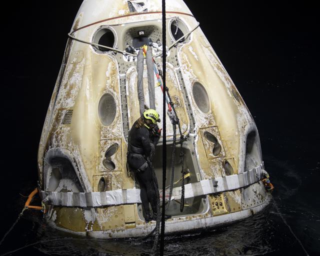 NASA image: NASA’s SpaceX Crew-1 Splashdown