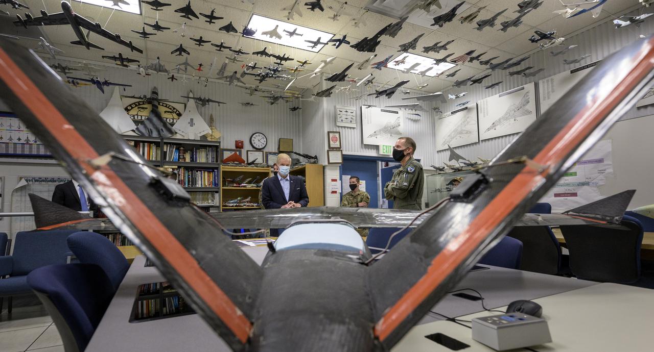 NASA Administrator Bill Nelson, left, listens to Col Douglas “Beaker” Wickert, right, during a tour of the aeronautics lab at the United States Air Force Academy, Wednesday, Aug. 25, 2021, north of Colorado Springs, Colorado. Photo Credit: (NASA/Bill Ingalls)
