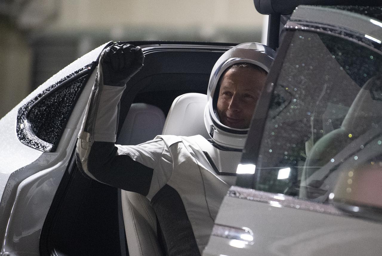 ESA (European Space Agency) astronaut Matthias Maurer, is seen as he prepares to depart the Neil  A. Armstrong Operations and Checkout Building for Launch Complex 39A during a dress rehearsal prior to the Crew-3 mission launch, Thursday, Oct. 28, 2021, at NASA’s Kennedy Space Center in Florida. NASA’s SpaceX Crew-3 mission is the third crew rotation mission of the SpaceX Crew Dragon spacecraft and Falcon 9 rocket to the International Space Station as part of the agency’s Commercial Crew Program. Maurer and his fellow crewmates NASA astronauts Raja Chari, Kayla Barron, and Tom Marshburn are scheduled to launch at Oct. 31 at 2:21 a.m. ET, from Launch Complex 39A at the Kennedy Space Center. Photo Credit: (NASA/Joel Kowsky)