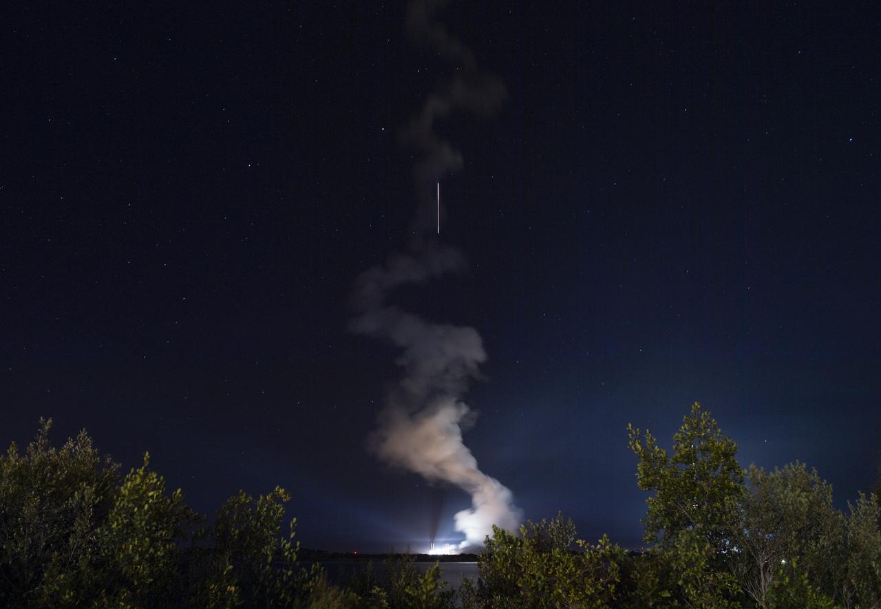 In this twenty-second exposure, a United Launch Alliance Atlas V rocket launches on the Department of Defense’s Space Test Program 3 (STP-3) mission from Space Launch Complex 41 at Cape Canaveral Space Force Station, Tuesday, Dec. 7, 2021, from NASA’s Kennedy Space Center in Florida. The mission’s Space Test Program Satellite-6 (STPSat-6) spacecraft hosts NASA’s Laser Communications Relay Demonstration (LCRD) and the NASA-U.S. Naval Research Laboratory Ultraviolet Spectro-Coronagraph (UVSC) Pathfinder.  Photo Credit: (NASA/Joel Kowsky)