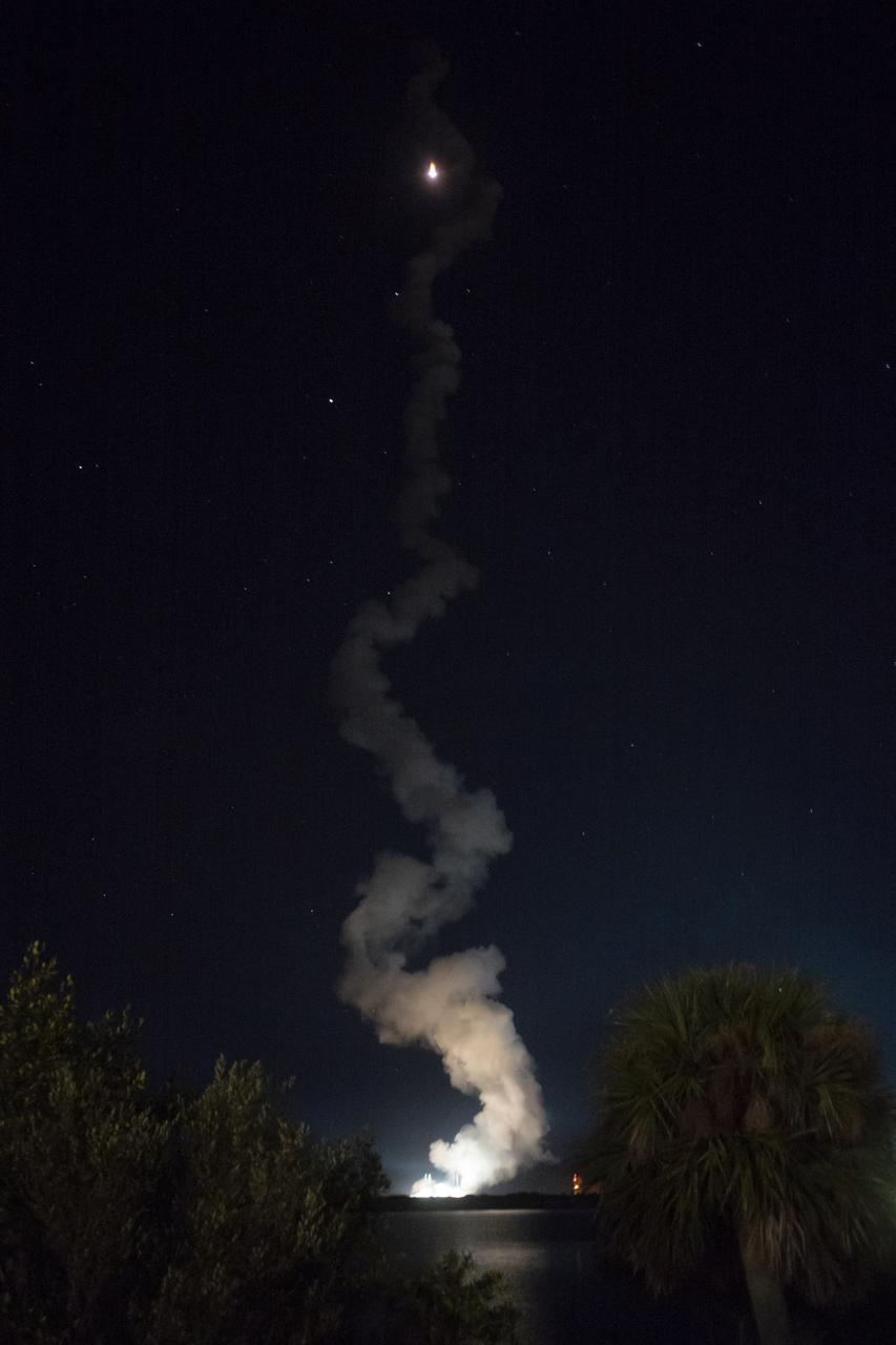 A United Launch Alliance Atlas V rocket launches on the Department of Defense’s Space Test Program 3 (STP-3) mission from Space Launch Complex 41 at Cape Canaveral Space Force Station, Tuesday, Dec. 7, 2021, from NASA’s Kennedy Space Center in Florida. The mission’s Space Test Program Satellite-6 (STPSat-6) spacecraft hosts NASA’s Laser Communications Relay Demonstration (LCRD) and the NASA-U.S. Naval Research Laboratory Ultraviolet Spectro-Coronagraph (UVSC) Pathfinder.  Photo Credit: (NASA/Joel Kowsky)