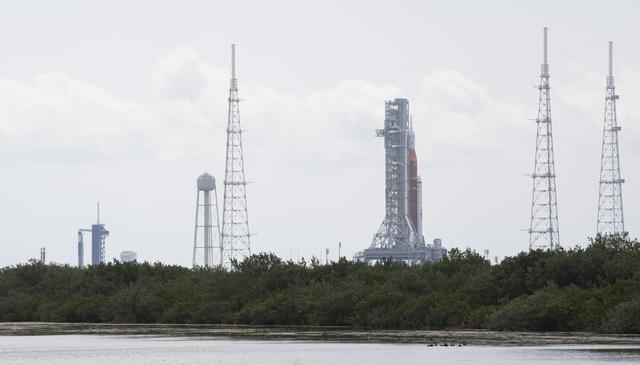 NASA image: NASA’s SLS and SpaceX’s Falcon 9 at Launch Complex 39A & 39B