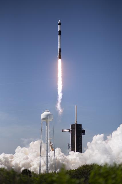 NASA image: Axiom Mission 1 Launch
