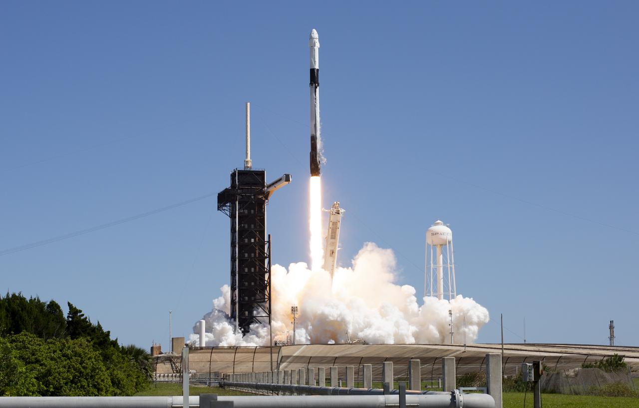 A SpaceX Falcon 9 rocket carrying the company's Crew Dragon spacecraft is launched on Axiom Mission 1 (Ax-1) to the International Space Station with Commander Michael López-Alegría of Spain and the United States, Pilot Larry Connor of the United States, and Mission Specialists Eytan Stibbe of Israel, and Mark Pathy of Canada aboard, Friday, April 8, 2022, at NASA’s Kennedy Space Center in Florida. The Ax-1 mission is the first private astronaut mission to the International Space Station. López-Alegría, Connor, Pathy, Stibbe launched at 11:17 a.m. from Launch Complex 39A at the Kennedy Space Center to begin their 10-day mission. Photo Credit: (NASA/Joel Kowsky)