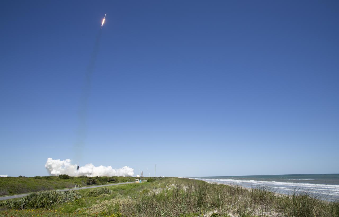 A SpaceX Falcon 9 rocket carrying the company's Crew Dragon spacecraft is launched on Axiom Mission 1 (Ax-1) to the International Space Station with Commander Michael López-Alegría of Spain and the United States, Pilot Larry Connor of the United States, and Mission Specialists Eytan Stibbe of Israel, and Mark Pathy of Canada aboard, Friday, April 8, 2022, at NASA’s Kennedy Space Center in Florida. The Ax-1 mission is the first private astronaut mission to the International Space Station. López-Alegría, Connor, Pathy, Stibbe launched at 11:17 a.m. from Launch Complex 39A at the Kennedy Space Center to begin their 10-day mission. Photo Credit: (NASA/Joel Kowsky)