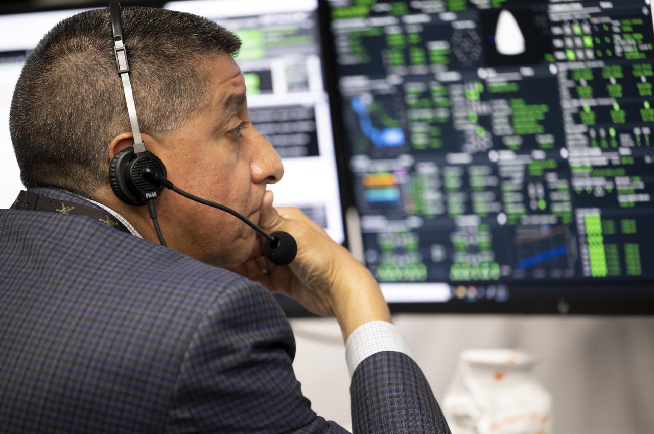 Richard Jones, manager of the Mission Management and Integration Office for NASA's Commercial Crew Program, monitors the countdown during a dress rehearsal in preparation for the launch of a SpaceX Falcon 9 rocket carrying the company's Crew Dragon spacecraft on NASA’s SpaceX Crew-4 mission with NASA astronauts Kjell Lindgren, Robert Hines, Jessica Watkins, and ESA (European Space Agency) astronaut Samantha Cristoforetti onboard, Wednesday, April 20, 2022, in firing room four of the Rocco A. Petrone Launch Control Center at NASA’s Kennedy Space Center in Florida. NASA’s SpaceX Crew-4 mission is the fourth crew rotation mission of the SpaceX Crew Dragon spacecraft and Falcon 9 rocket to the International Space Station as part of the agency’s Commercial Crew Program. Lindgren, Hines, Watkins, and Cristoforetti are scheduled to launch on April 23 at 5:26 a.m. EDT, from Launch Complex 39A at the Kennedy Space Center. Photo Credit: (NASA/Joel Kowsky)