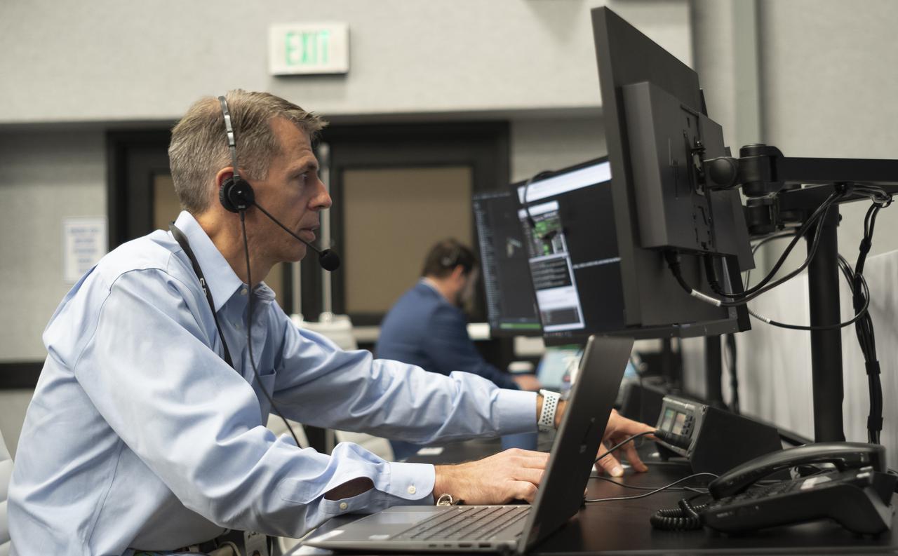Zeb Scoville, NASA's chief flight director, monitors the countdown during a dress rehearsal in preparation for the launch of a SpaceX Falcon 9 rocket carrying the company's Crew Dragon spacecraft on NASA’s SpaceX Crew-4 mission with NASA astronauts Kjell Lindgren, Robert Hines, Jessica Watkins, and ESA (European Space Agency) astronaut Samantha Cristoforetti onboard, Wednesday, April 20, 2022, in firing room four of the Rocco A. Petrone Launch Control Center at NASA’s Kennedy Space Center in Florida. NASA’s SpaceX Crew-4 mission is the fourth crew rotation mission of the SpaceX Crew Dragon spacecraft and Falcon 9 rocket to the International Space Station as part of the agency’s Commercial Crew Program. Lindgren, Hines, Watkins, and Cristoforetti are scheduled to launch on April 23 at 5:26 a.m. EDT, from Launch Complex 39A at the Kennedy Space Center. Photo Credit: (NASA/Joel Kowsky)