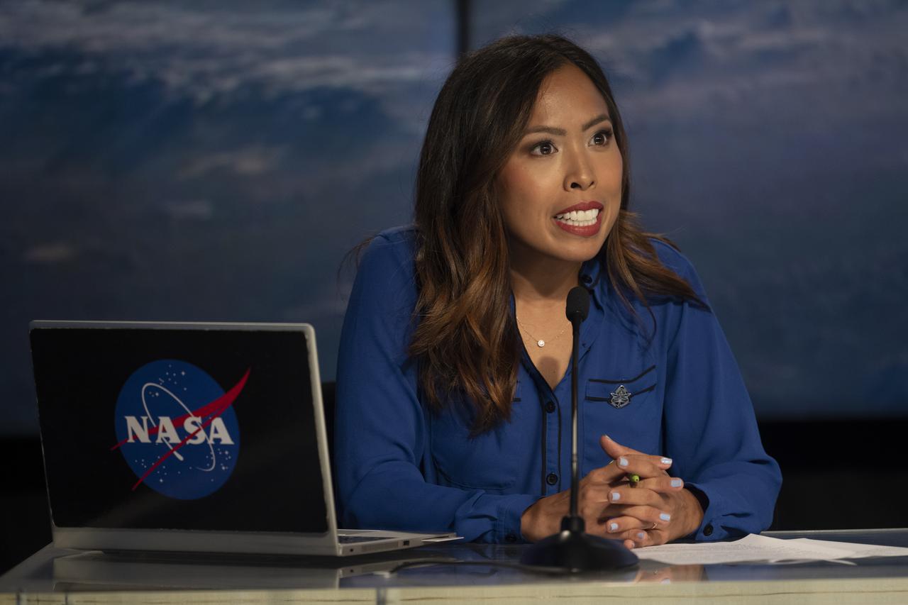 Megan Cruz, NASA Communications, moderates a press conference ahead of the Crew-4 launch, Tuesday, April 26, 2022, at NASA’s Kennedy Space Center in Florida. NASA’s SpaceX Crew-4 mission is the fourth crew rotation mission of the SpaceX Crew Dragon spacecraft and Falcon 9 rocket to the International Space Station as part of the agency’s Commercial Crew Program. NASA astronauts Kjell Lindgren, Robert Hines, Jessica Watkins, and ESA (European Space Agency) astronaut Samantha Cristoforetti are scheduled to launch at 3:52 a.m. ET on April 27 from Launch Complex 39A at the Kennedy Space Center.  Photo Credit: (NASA/Joel Kowsky)
