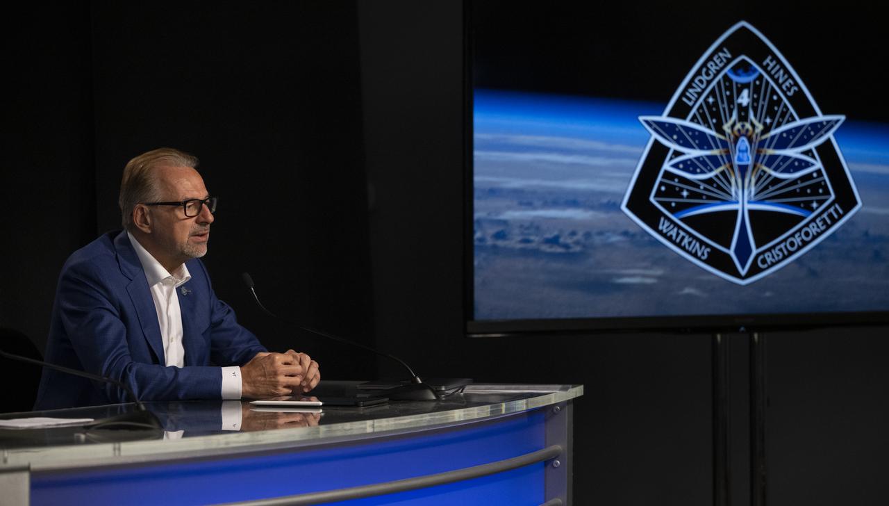 Josef Aschbacher, Director General of ESA (European Space Agency), speaks to members of the media during a press conference ahead of the Crew-4 launch, Tuesday, April 26, 2022, at NASA’s Kennedy Space Center in Florida. NASA’s SpaceX Crew-4 mission is the fourth crew rotation mission of the SpaceX Crew Dragon spacecraft and Falcon 9 rocket to the International Space Station as part of the agency’s Commercial Crew Program. NASA astronauts Kjell Lindgren, Robert Hines, Jessica Watkins, and ESA (European Space Agency) astronaut Samantha Cristoforetti are scheduled to launch at 3:52 a.m. ET on April 27 from Launch Complex 39A at the Kennedy Space Center.  Photo Credit: (NASA/Joel Kowsky)