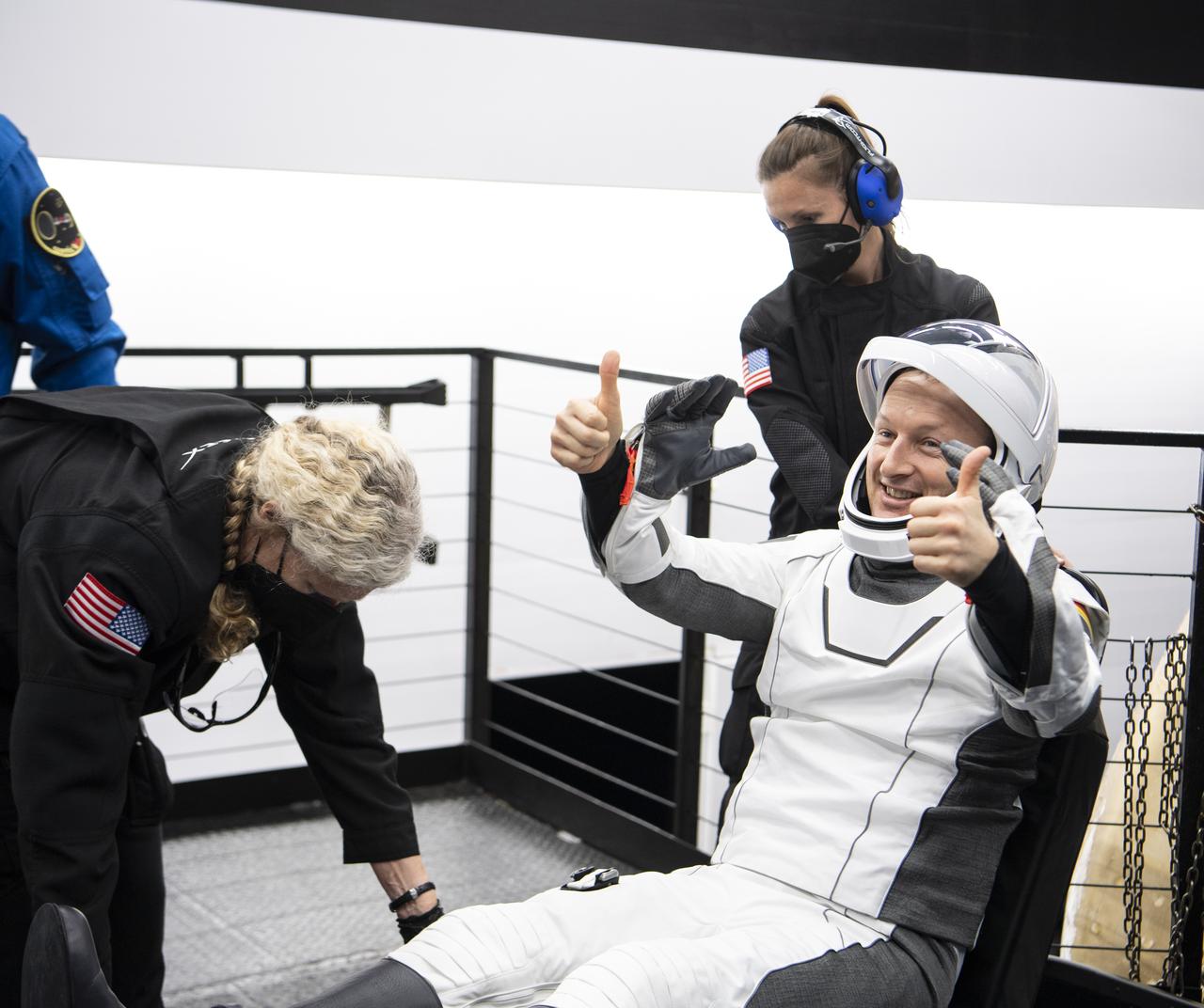 ESA (European Space Agency) astronaut Matthias Maurer gives a thumbs up after being helped out of the SpaceX Crew Dragon Endurance spacecraft onboard the SpaceX Shannon recovery ship after he and NASA astronauts Raja Chari, Kayla Barron, Tom Marshburn, landed in the Gulf of Mexico off the coast of Tampa, Florida, Friday, May 6, 2022. Maurer, Marshburn, Chari, and Barron are returning after 177 days in space as part of Expeditions 66 and 67 onboard the International Space Station. Photo Credit: (NASA/Aubrey Gemignani)