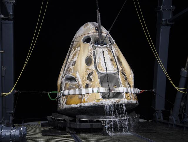 NASA image: NASA’s SpaceX Crew-3 Splashdown