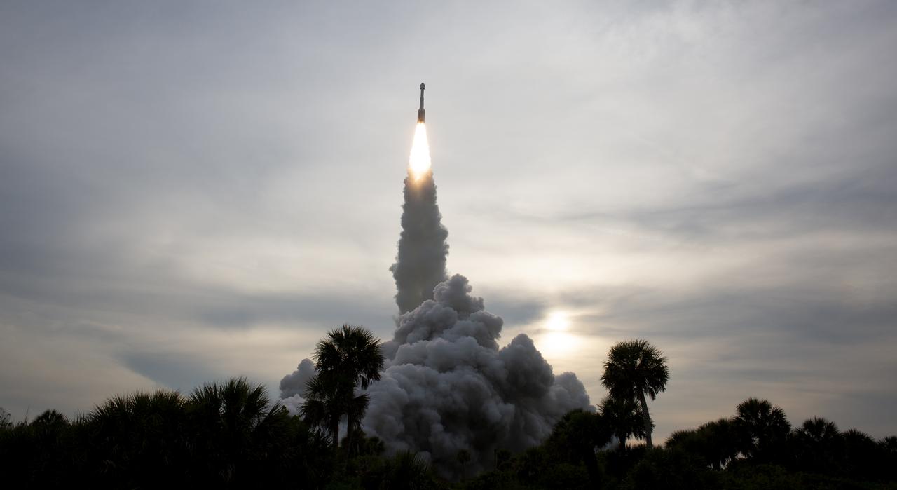 A United Launch Alliance Atlas V rocket with Boeing’s CST-100 Starliner spacecraft aboard launches from Space Launch Complex 41, Thursday, May 19, 2022, at Cape Canaveral Space Force Station in Florida. Boeing’s Orbital Flight Test-2 (OFT-2) is Starliner’s second uncrewed flight test and will dock to the International Space Station as part of NASA's Commercial Crew Program. OFT-2 launched at 6:54 p.m. ET, and will serve as an end-to-end test of the system's capabilities. Photo Credit: (NASA/Joel Kowsky)